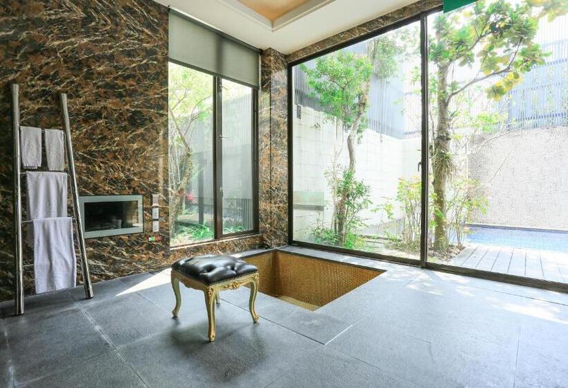 اتاق استاندارد با چشم‌انداز استخر, Mulan Motel Taipei
