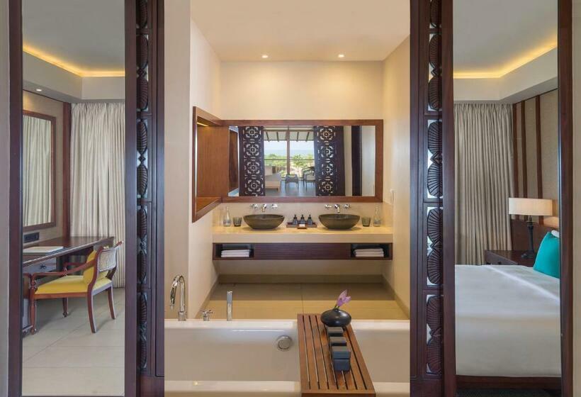 Номер Deluxe Вид на Море, Anantara Kalutara Resort