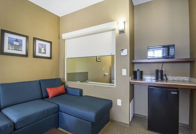 스위트, Comfort Suites Regina