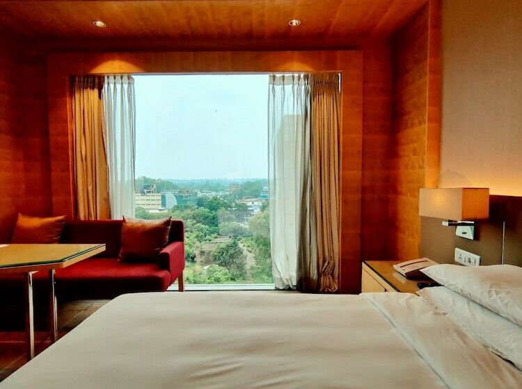 اتاق کلاب, Hyatt Regency Chandigarh