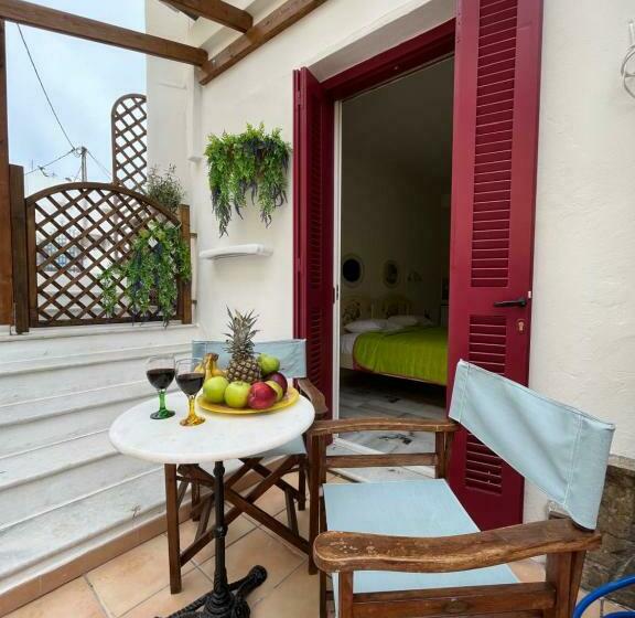 Номер Стандарт, Naxos Philoxenia