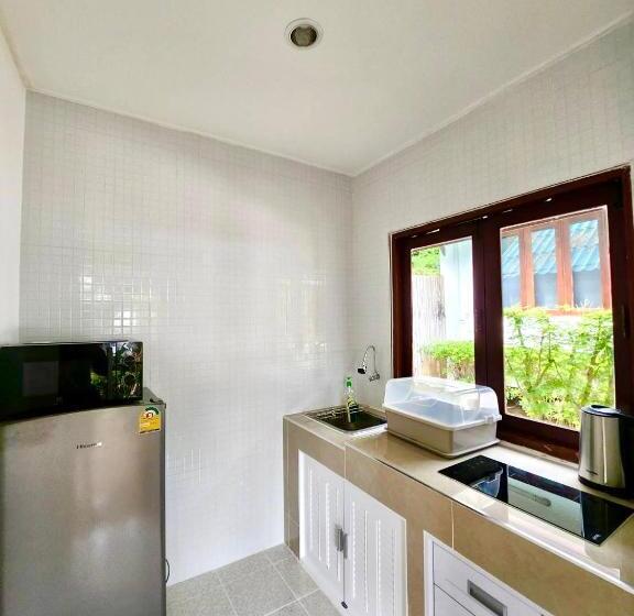 Бунгало Стандарт, Three Trees Samui Resort   Sarocha Villa