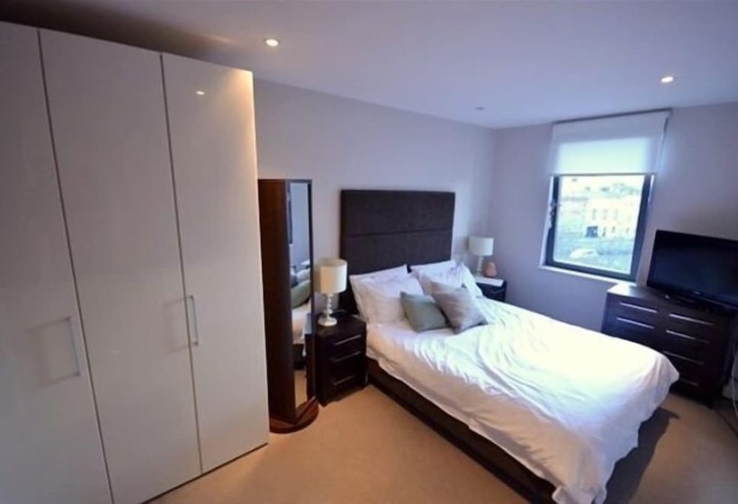 شقة سوبيريور غرفتين, Belvedere Stratford City Edge Apartments