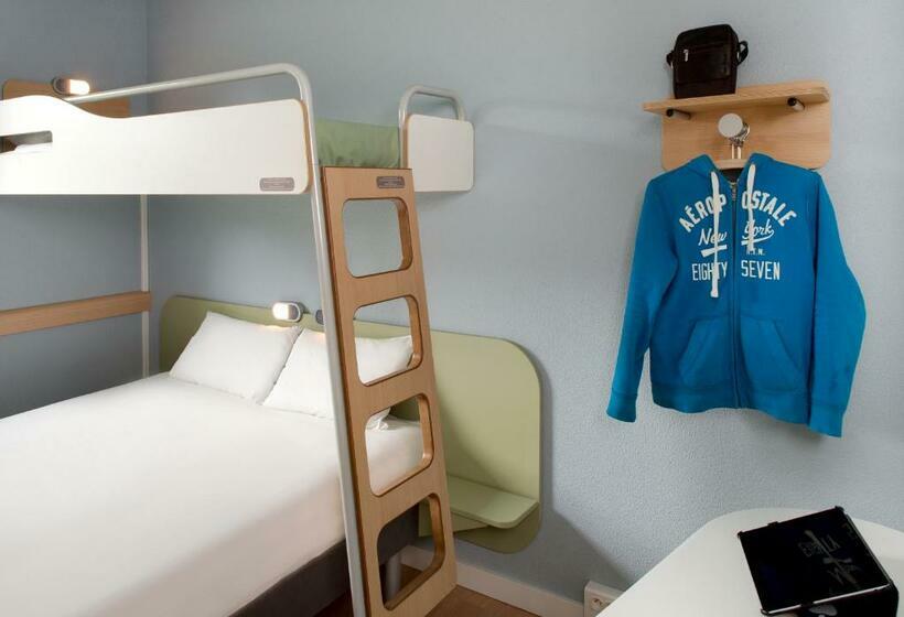 Трехместный Номер Стандарт с Двухъярусными Кроватями, Ibis Budget Bergerac