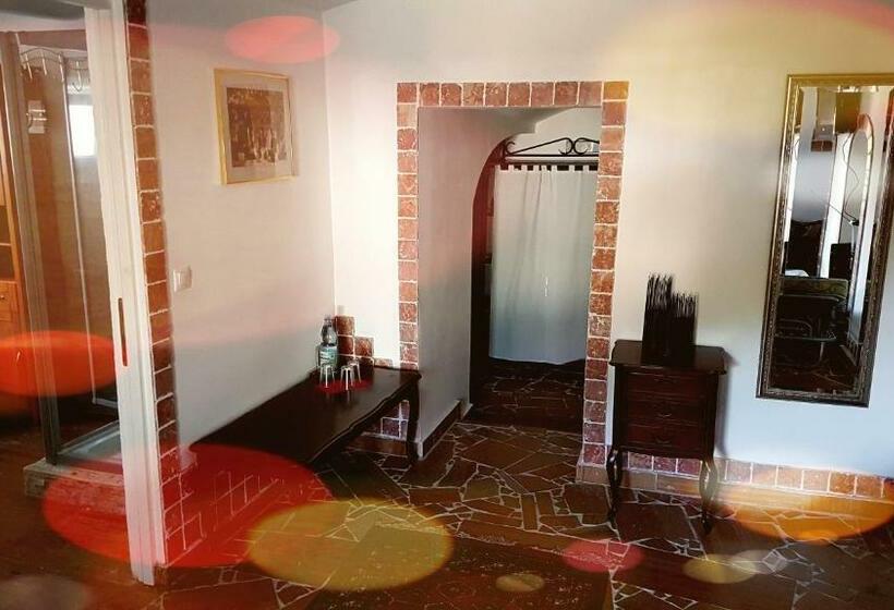 חדר משפחתי, Porta Colonia