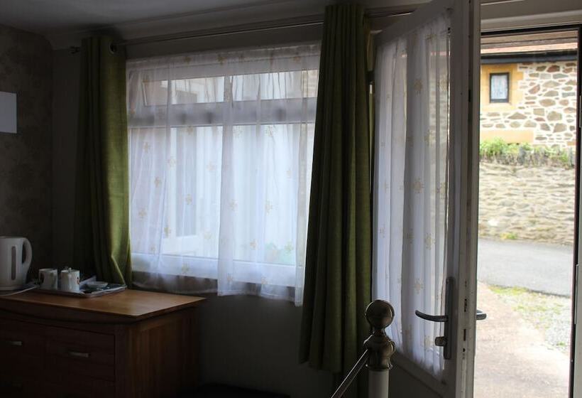 Номер Классика Двуспальная Кровать, Fernleigh Guest House