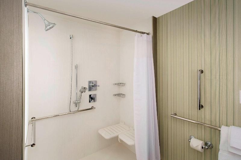 Quarto Estandar Cama King, Courtyard By Marriott Atlanta Ne/duluth Sugarloaf