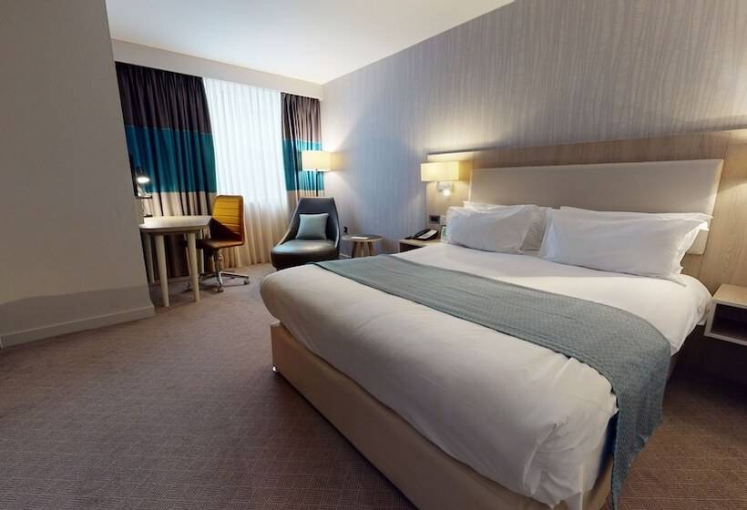Номер Стандарт Адаптированный для Инвалидов, Holiday Inn Manchester   City Centre, An Ihg