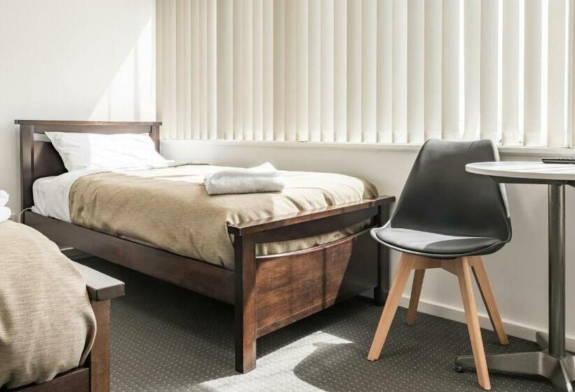 Quarto Triplo Economy, Somerset