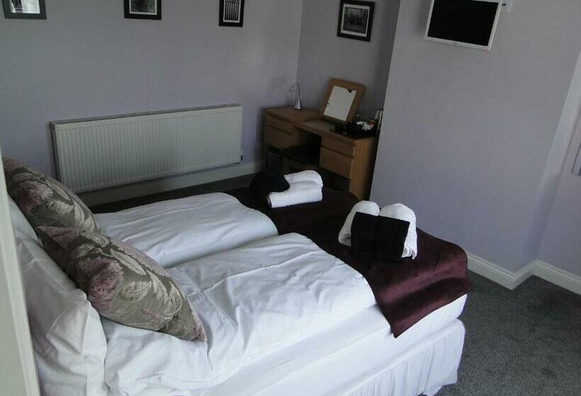Standard Room, The Maypole At Wellow