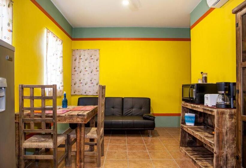 プールの見える１ベッドルームアパートメント, Casa Juarez B&b