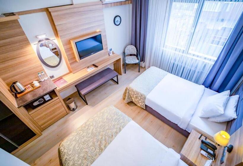 Habitació Estàndard Vista Ciutat, Aksular