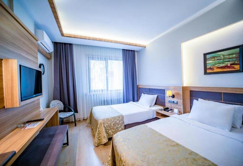 Quarto Standard Vista Cidade, Aksular