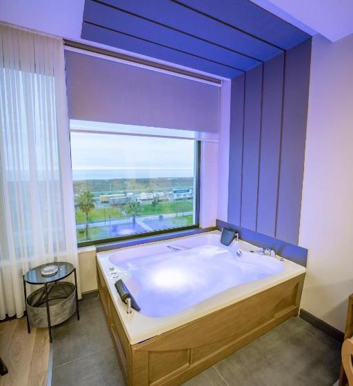 Suite Cama King, Aksular