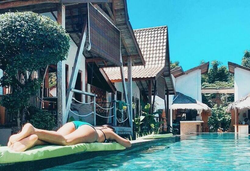 Номер Deluxe Вид на Бассейн, Kaleydo Villas