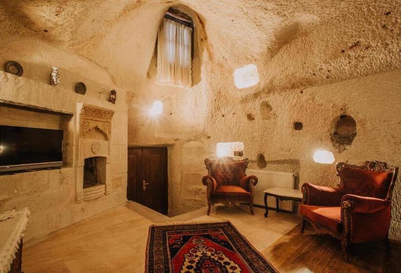 ジュニアスイート, Village Cave House