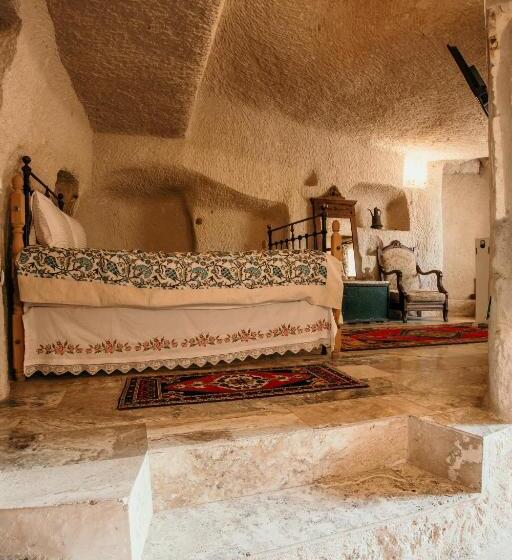 豪华三人间, Village Cave House