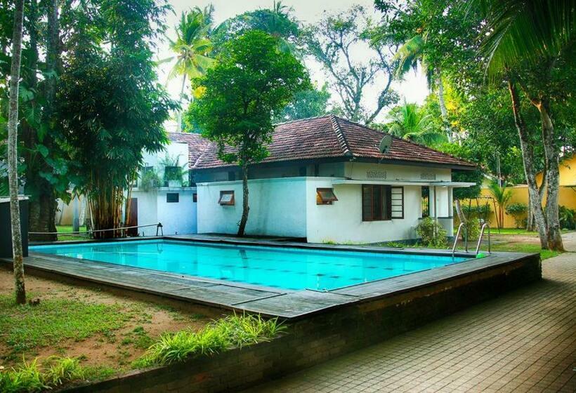 Вилла с 1 спальней и бассейном, Gedara Villa