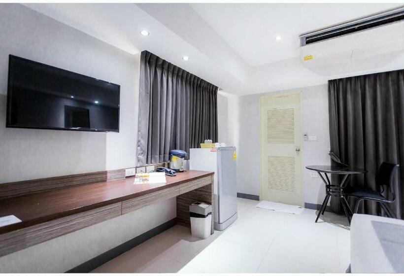Quarto Deluxe, Pho Place