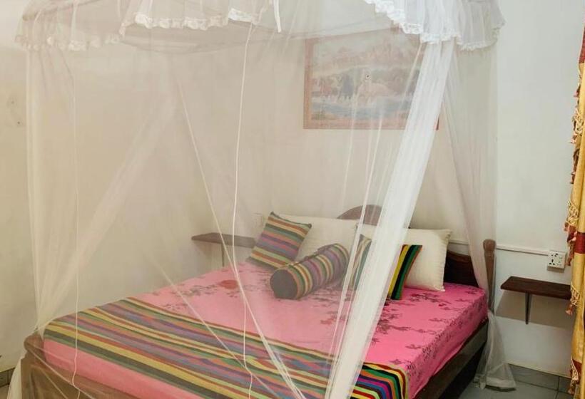 Номер Стандарт, Sisira Natural Lodge   Sigiriya