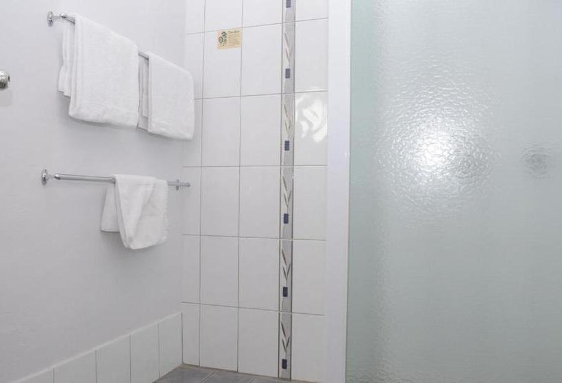 스탠다드 룸 퀸사이즈 침대, Sportsmans Motor Inn