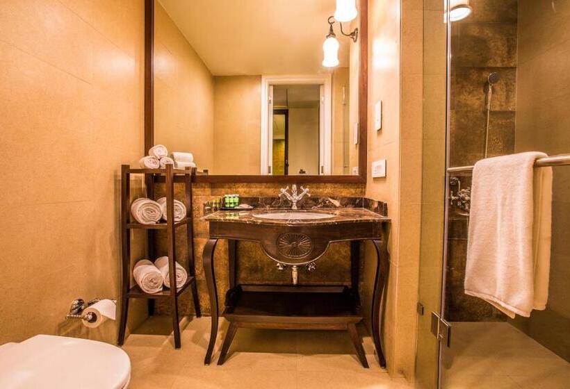带阳台套房, Rhythm Lonavala  An Allsuite Resort