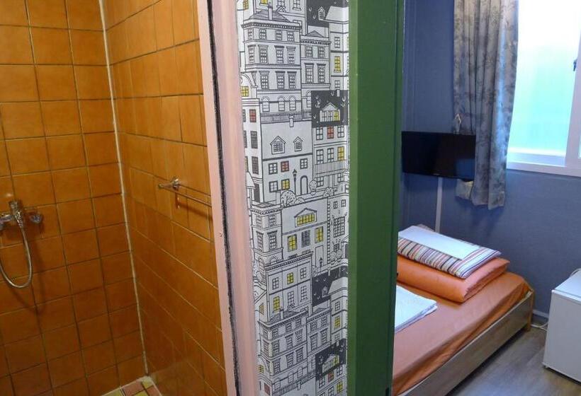 Номер Стандарт Индивидуальный, The House Hostel