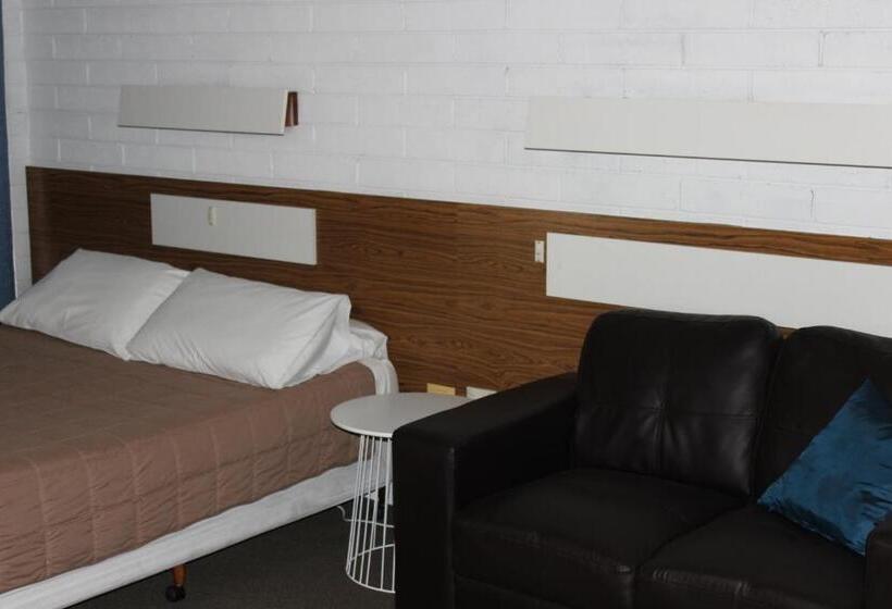 Семейный Номер, Thomas Lodge Motel