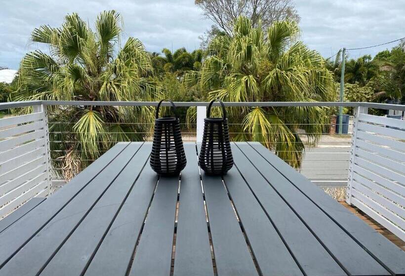 패밀리 방갈로, Beachmere Palms Motel