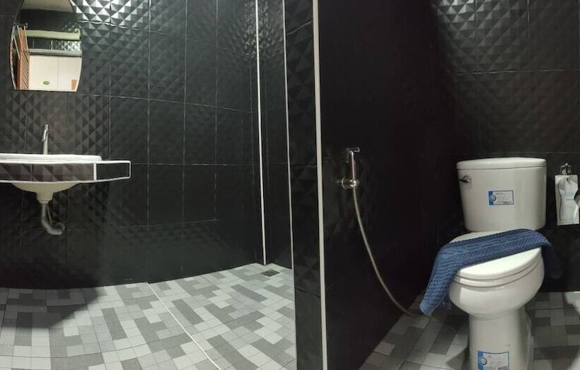 اتاق لوکس, Golden House Hotel Sakaeo