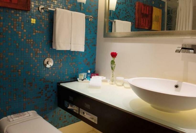 اتاق استاندارد با تخت بزرگ, Holiday Inn Kuwait Al Thuraya City, An Ihg