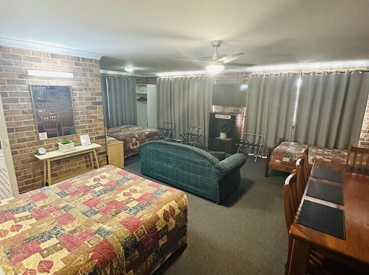 家庭间, Golden Grain Motor Inn