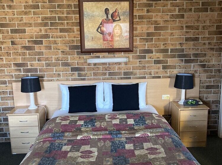 家庭间, Golden Grain Motor Inn