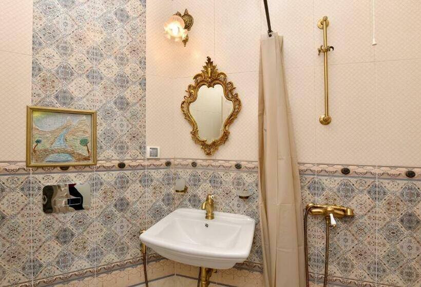 اتاق لوکس, Royal