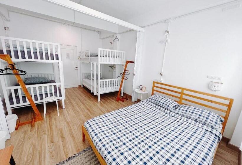 Четырехместный Номер Стандарт, Room Story Hostel