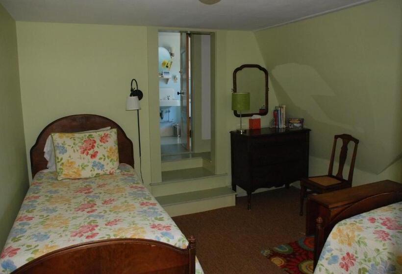 Family Suite, Follansbee Inn