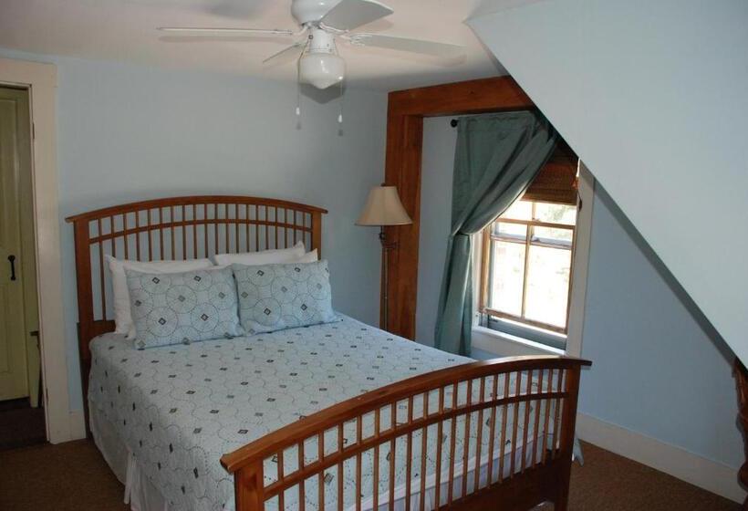 Family Suite, Follansbee Inn