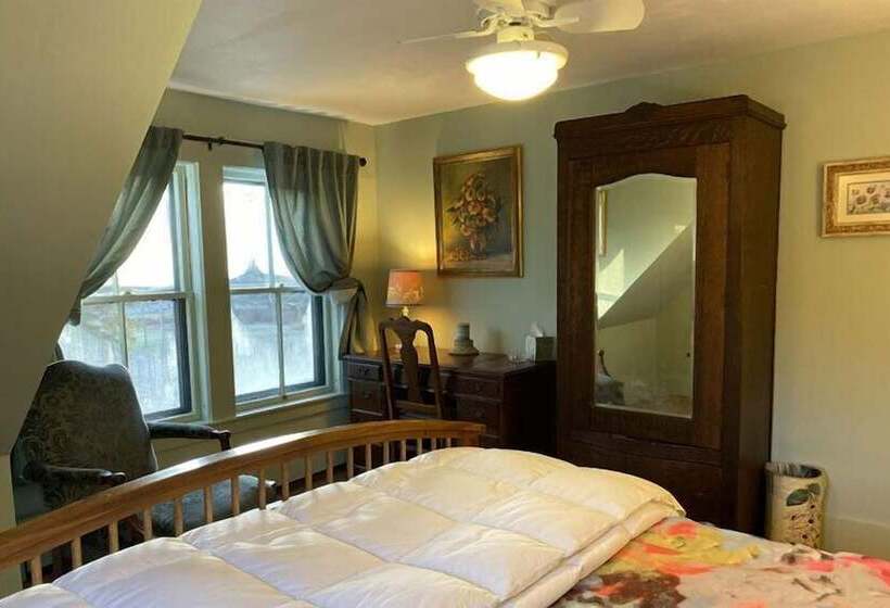 Family Suite, Follansbee Inn