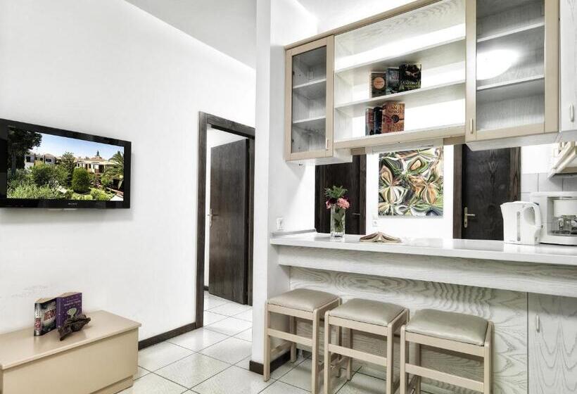 Апартаменты 2 Спальни, Elia Apartments