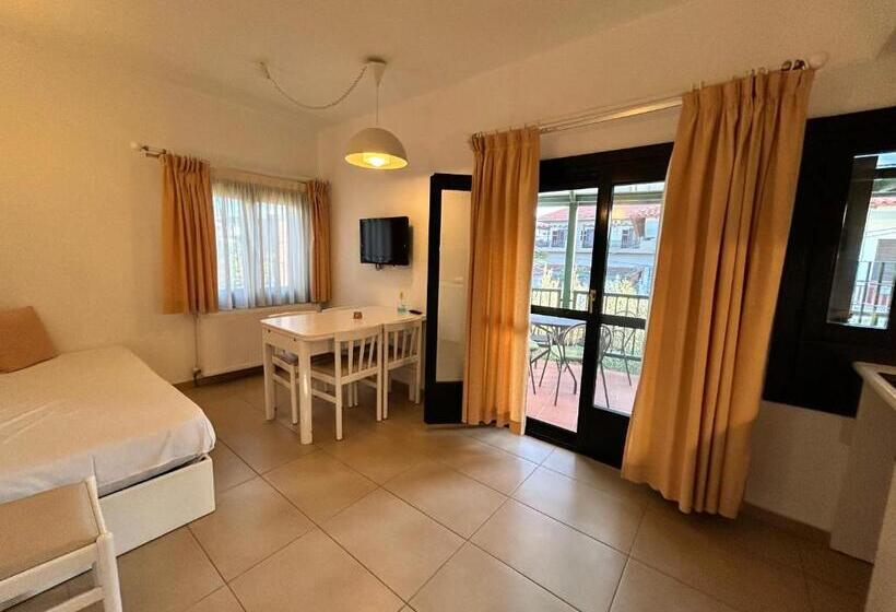 Апартаменты 2 Спальни, Elia Apartments