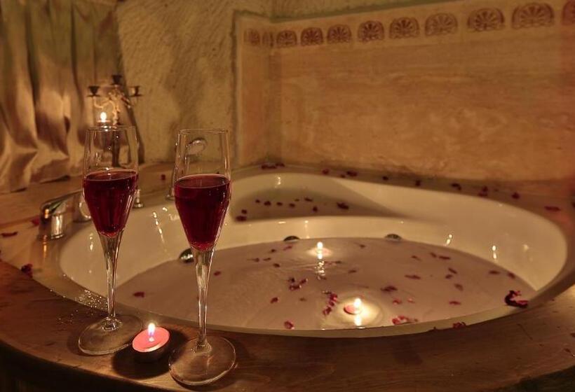 سوییت, Phocas Cave Suites