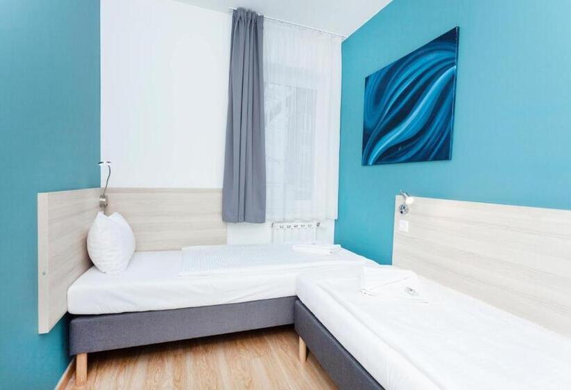 Апартаменты 3 Спальни, Maple Tree Budget Apartments