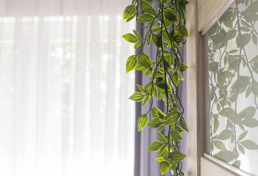Апартаменты Deluxe 2 Спальни, Maple Tree Budget Apartments