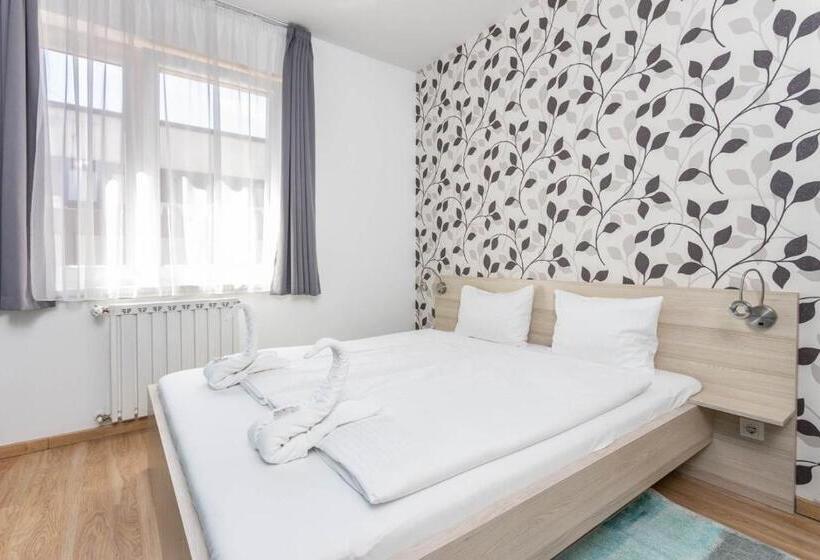 Апартаменты Deluxe 1 Спальня, Maple Tree Budget Apartments