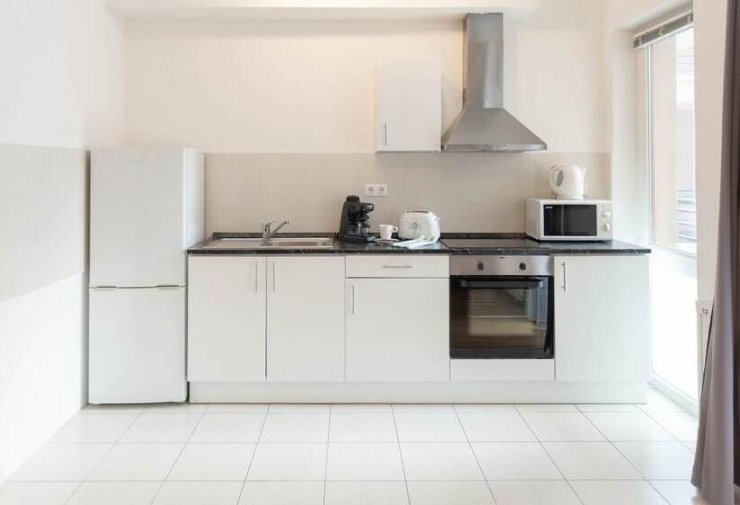 Апартаменты 2 Спальни, Maple Tree Budget Apartments
