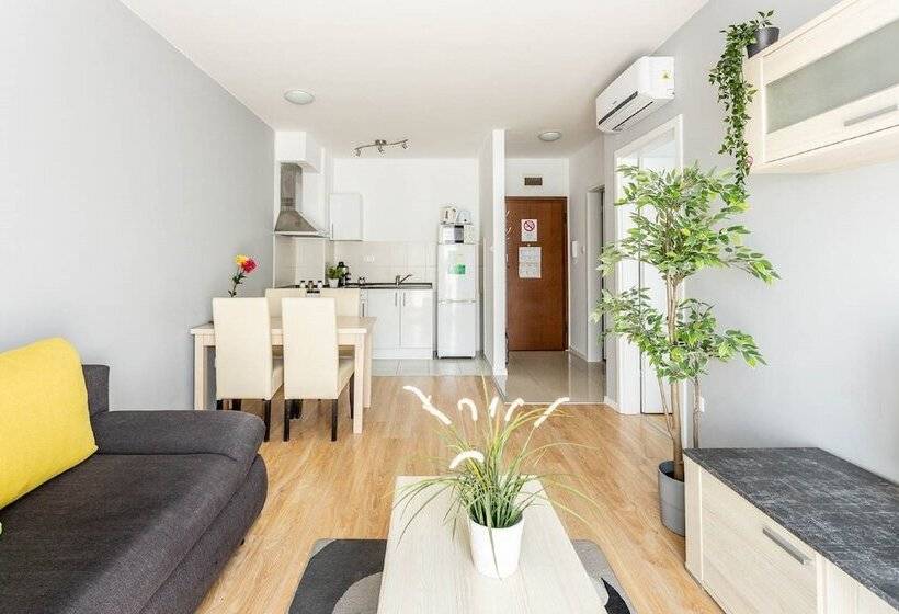 Апартаменты Deluxe 1 Спальня, Maple Tree Budget Apartments