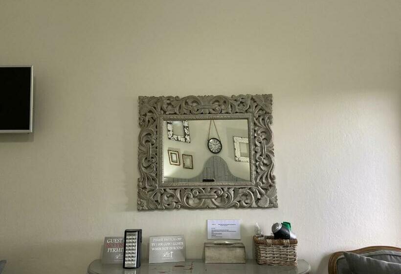 Номер Стандарт, Cape Karoo Guesthouse
