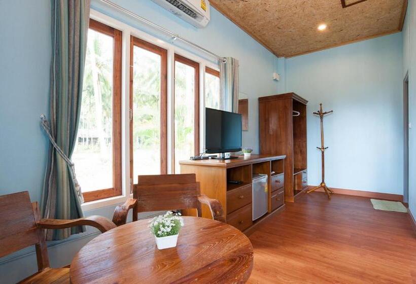 Номер Стандарт Вид на Бассейн, Seafar Resort