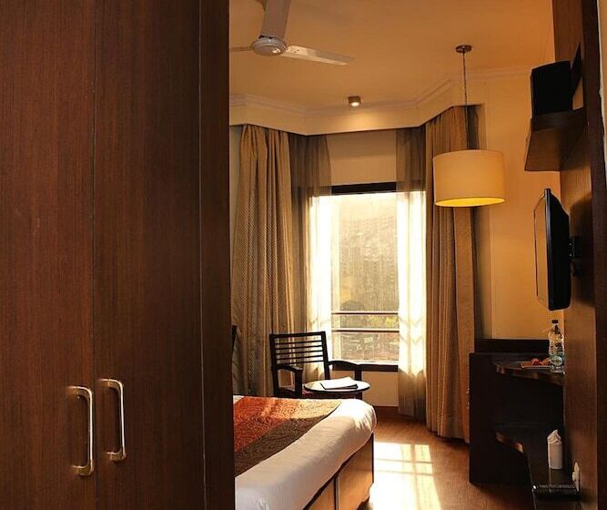 行政房间, Ahuja Residency Cyber City Ii