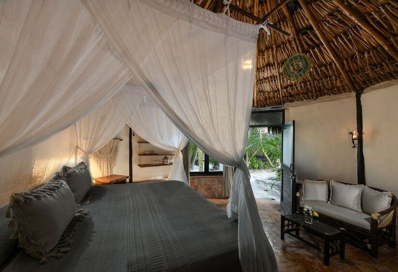スタンダードバンガロー, Diamante K   Inside Tulum National Park